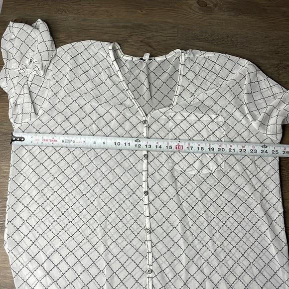 Cabi White & Black Lattice Sheer Button Down Top, size large - Picture 9 of 10